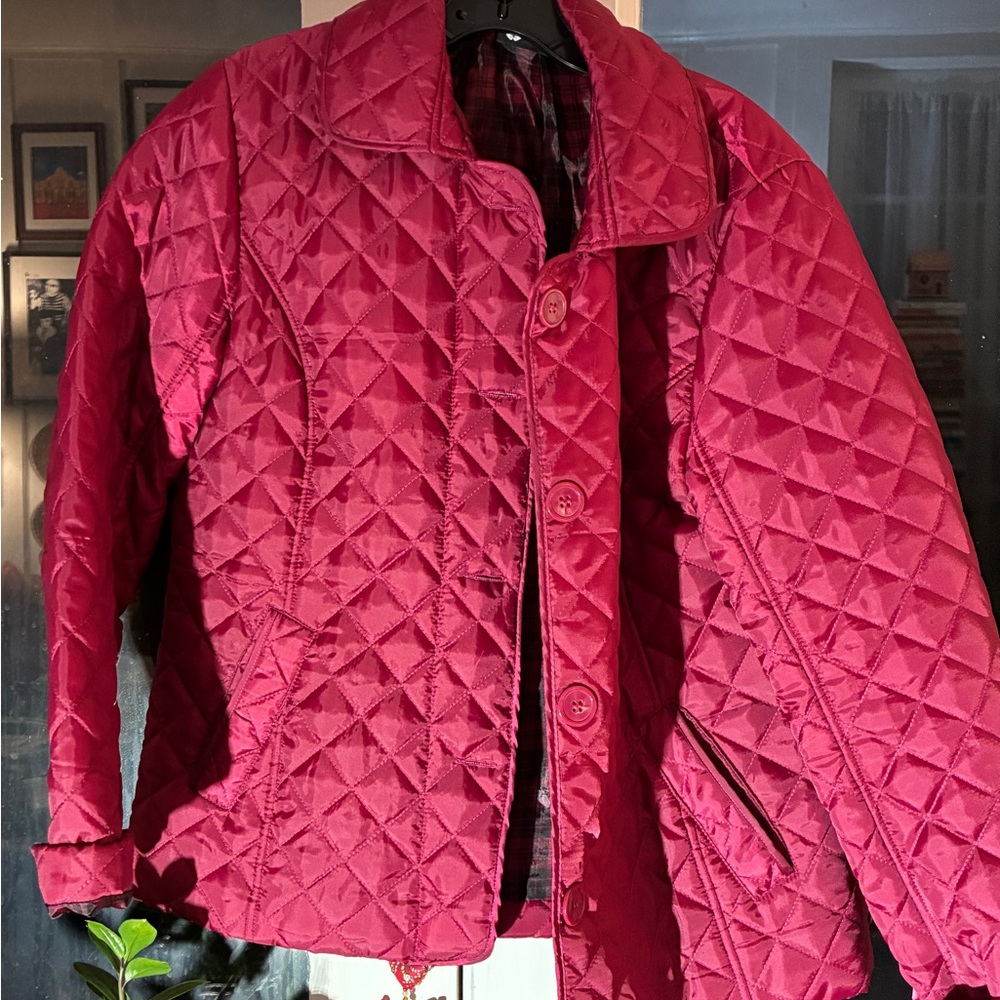 Elegant Quilted Puffer Jacket - Crimson